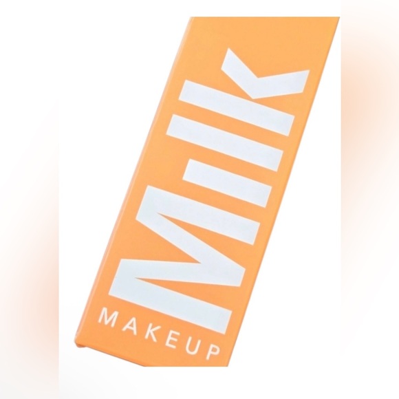 Milk Cloud Glow Primer 27oz Bottle NIB Hydrates, Evens, & Brightens Skin - Picture 2 of 7